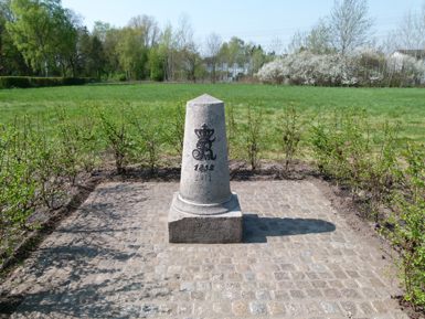 Der Halbmeilenstein an seinem neuen Standort
